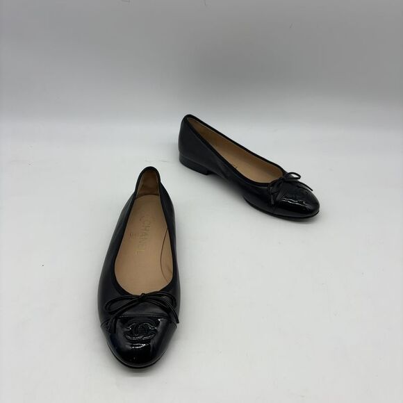 CHANEL Shoes - CHANEL Ballerina Ballet Flats\